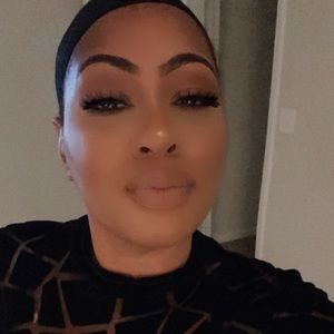 Meet your Posher, Ezina Beauty